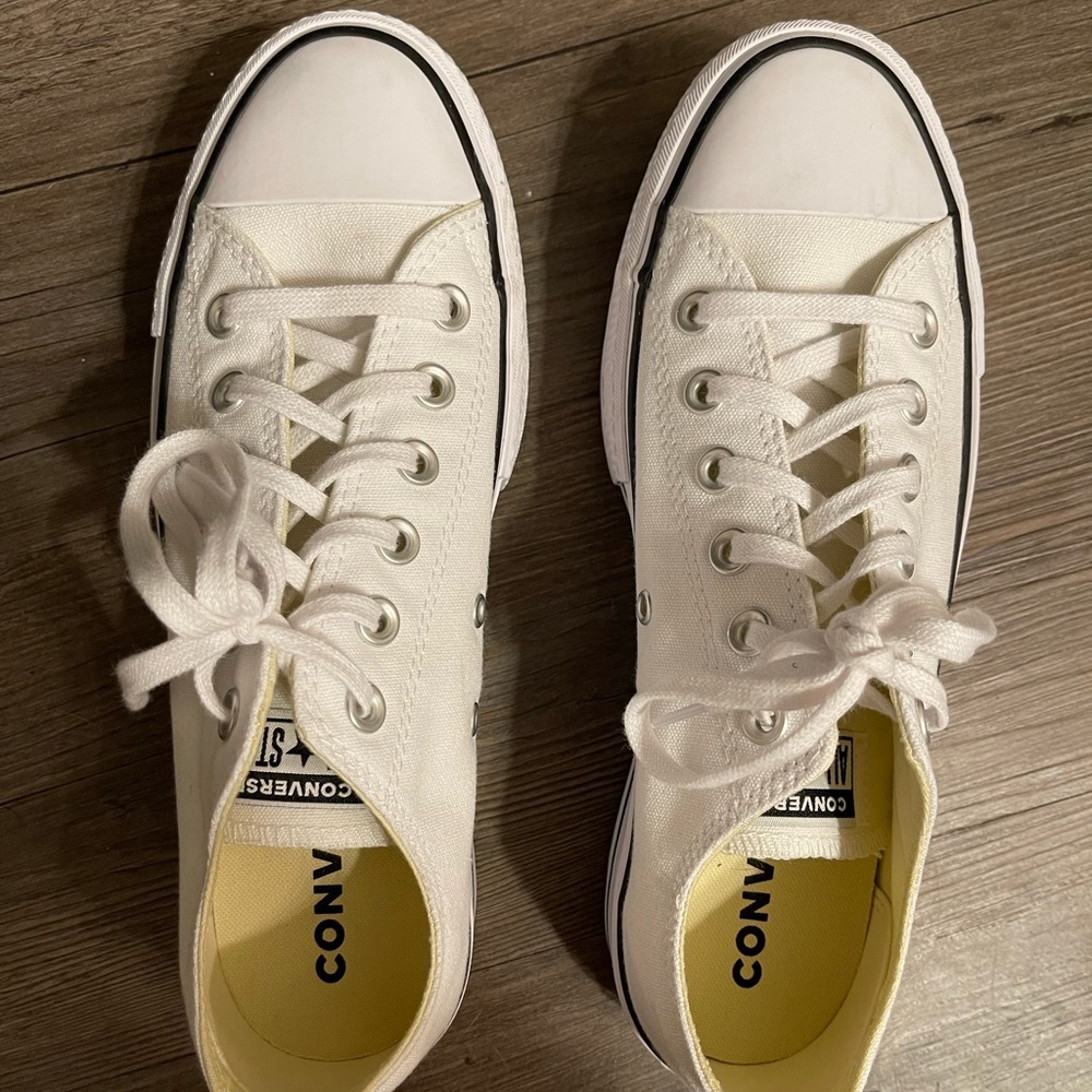 Converse Women's Chuck Taylor All Star Lace-Up Platform Sneakers. Size 8, TTS.
